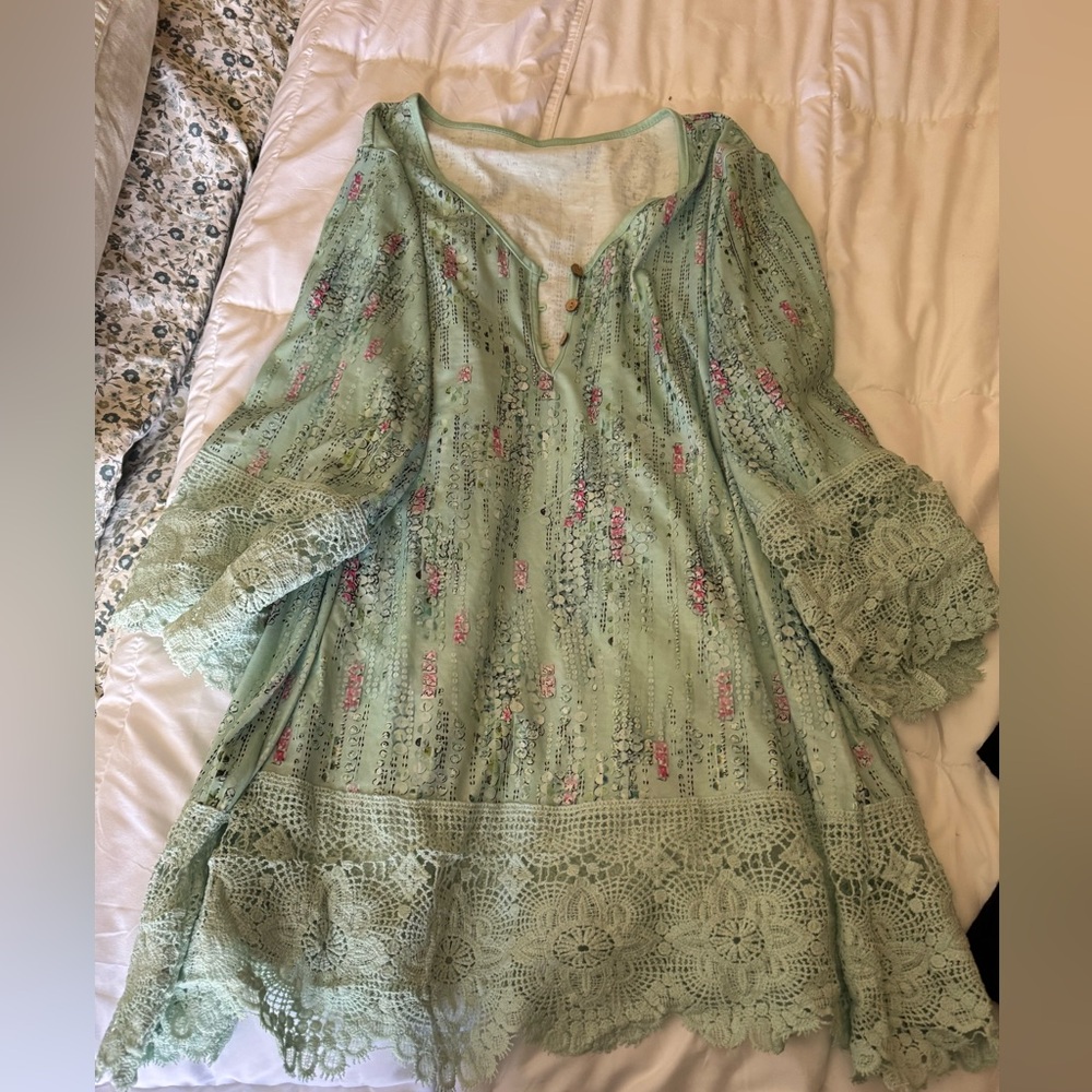 Women’s Blouse